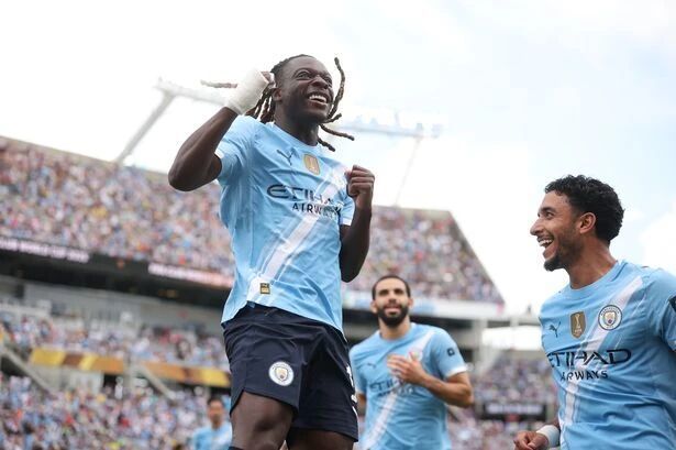 鼓舞球队士, 月以, 脚助攻 鼓舞球队士, 月以, 脚助攻